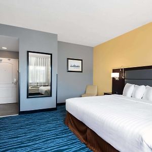 1 King Bed Executive Floor Non-Smoking